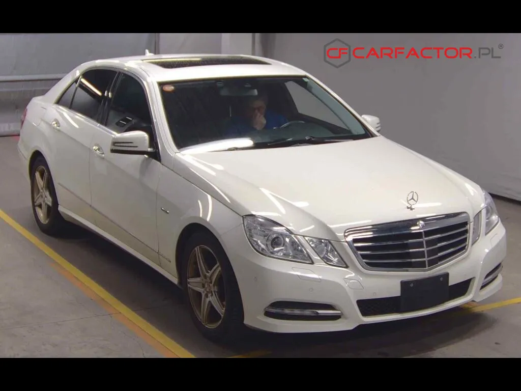 MERCEDES BENZ E-CLASS 4D 4WD E300 4MATIC BLUEEFFICIENCY AVANTGARDE