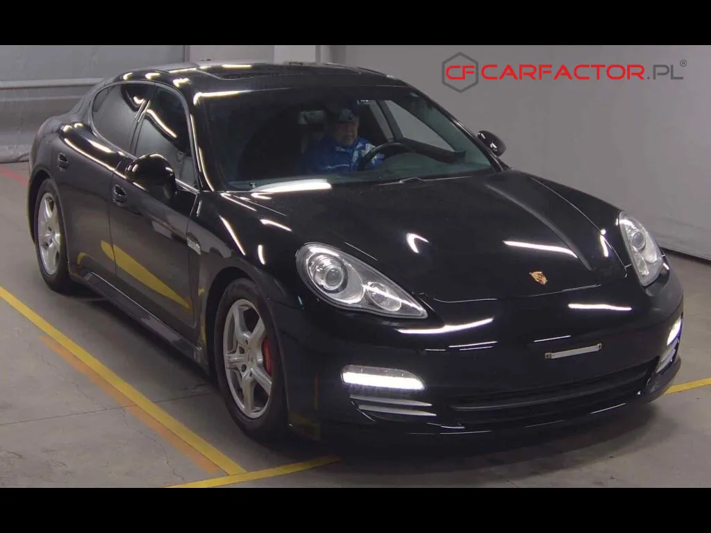 PORSCHE PANAMERA 5D